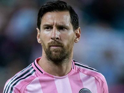 HLV Luis Enrique tái ngộ Messi: Gặp thiên tài, không được phép chớp mắt