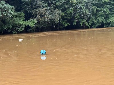 Rác ngập tràn và hình ảnh nhếch nhác ở hồ Ba Bể