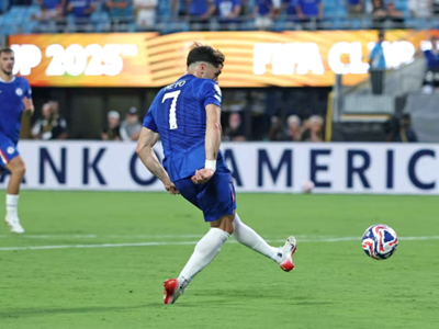 Chelsea và Barcelona bị UEFA phạt nặng vì vi phạm quy định tài chính