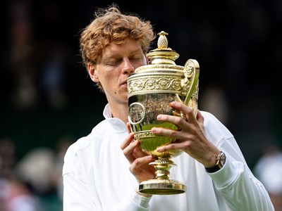 Tìm ra chìa khóa đánh bại Alcaraz, Sinner “vô cảm” đăng quang Wimbledon