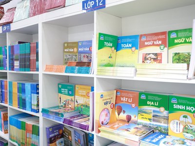 Sách giáo khoa sẵn sàng cho năm học 2025–2026