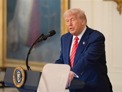 Tổng thống Trump ra tuyên bố sau cuộc gặp với Tổng thống Ukraine và lãnh đạo châu Âu