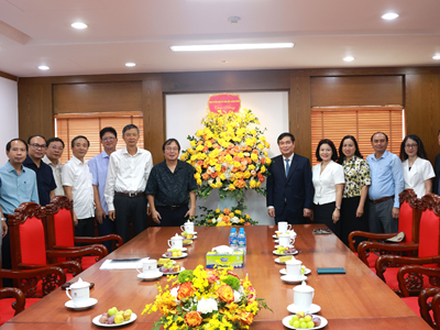 Ban Tuyên giáo và Dân vận Trung ương thăm, chúc mừng Nhà xuất bản Giáo dục Việt Nam nhân kỷ niệm 73 năm Ngành Xuất bản Việt Nam