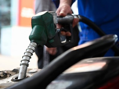 Giá xăng dầu hôm nay 17.10: Dầu thế giới ổn định, xăng trong nước điều chỉnh tăng nhẹ