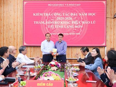 NXBGDVN chung tay ủng hộ ngành giáo dục Lạng Sơn