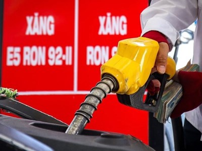 Giá xăng dầu hôm nay 2.11: Dầu thế giới tiếp tục đi lên, trong nước giữ mức cao sau kỳ điều chỉnh