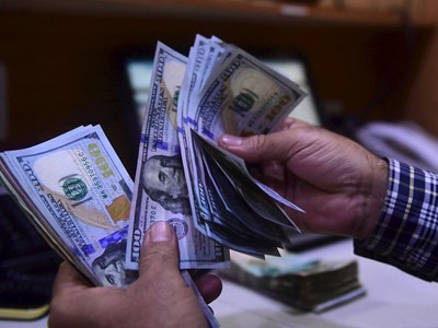 Tỷ giá USD hôm nay 2.11: Ngân hàng đi ngang, thị trường tự do tăng tốc trở lại