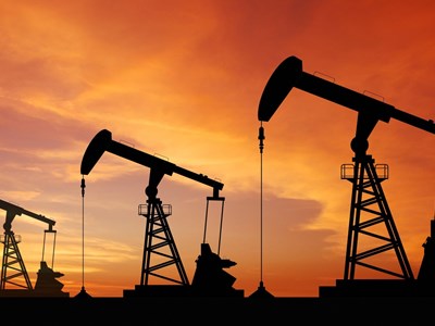 Giá xăng dầu hôm nay 5.11: Dầu thế giới tiếp tục giảm, USD mạnh gây sức ép