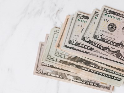 Tỷ giá USD hôm nay 5.11: Ngân hàng tăng nhẹ, thị trường tự do giảm