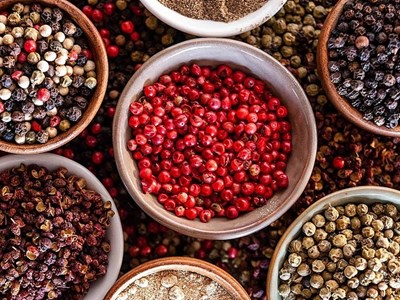 Giá tiêu hôm nay 27.11: Bật tăng tới 2.000 đồng/kg, thị trường nội địa vượt mốc 150.000 đồng/kg