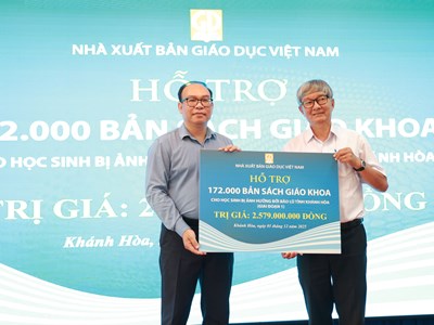 Nhà xuất bản Giáo dục Việt Nam hỗ trợ khẩn cấp sách giáo khoa cho học sinh Khánh Hòa sau lũ