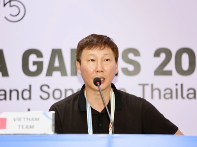 HLV Kim Sang-sik gửi thông điệp mạnh mẽ trước trận chung kết SEA Games 33