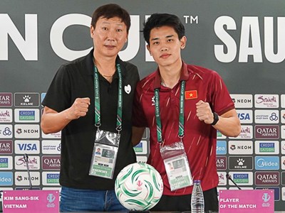 HLV Kim Sang-sik nói điều quan trọng để viết tiếp kỳ tích