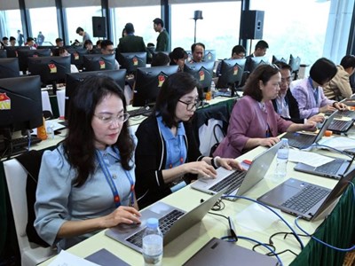 Các nhà báo bày tỏ vinh dự, tự hào và trách nhiệm khi tác nghiệp tại Đại hội XIV của Đảng