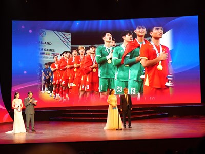 Đình Bắc và U22 Việt Nam được vinh danh tại Cúp Chiến thắng 2025