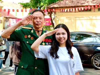 Tình yêu đất nước bắt đầu từ mỗi mái nhà
