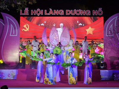 Khai hội làng Dương Nỗ - nơi gắn với thời niên thiếu của Chủ tịch Hồ Chí Minh