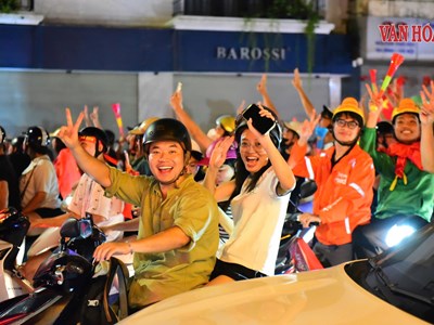 Đêm không ngủ ăn mừng chức vô địch ASEAN Cup của đội tuyển Việt Nam