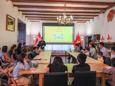   Lớp học tiếng Việt đầu tiên được tổ chức tại Đan Mạch