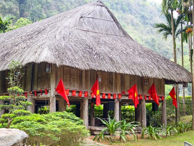 Thung Nham “khoác áo mới”: Bản giao hưởng sắc màu mừng đại lễ