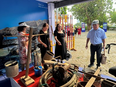 Triển lãm trưng bày gần 200 hiện vật, hình ảnh, tư liệu văn hóa biển, đảo