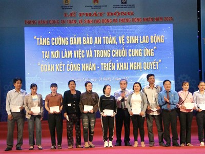 Phát động Tháng hành động về an toàn, vệ sinh lao động và Tháng Công nhân