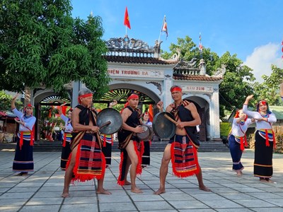 Lễ hội Điện Trường Bà tôn vinh giá trị văn hóa tinh thần, cội nguồn dân tộc