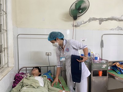 Nhiều người nhập viện cấp cứu sau khi ăn bánh mỳ