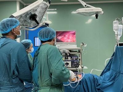 Cứu sống một trường hợp trẻ thủng dạ dày