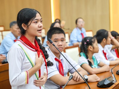 Trẻ em cần được bảo vệ trên không gian mạng