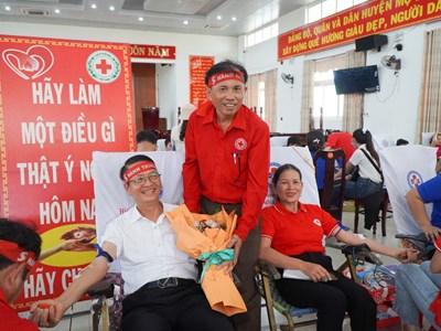 “Hành trình Đỏ Quảng Ngãi – 10 năm một hành trình nhân ái”