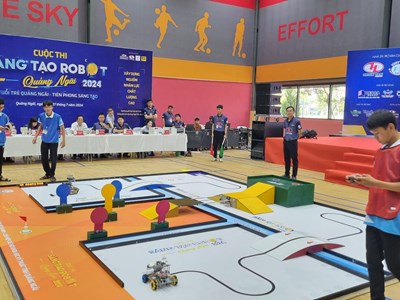 Hơn 200 học sinh tham gia Cuộc thi Sáng tạo Robot