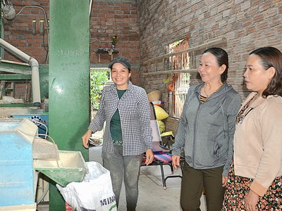 Phụ nữ huyện Nghĩa Hành học Bác, đoàn kết giúp nhau thoát nghèo