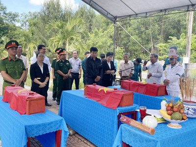 Lễ truy điệu và an táng hài cốt liệt sĩ