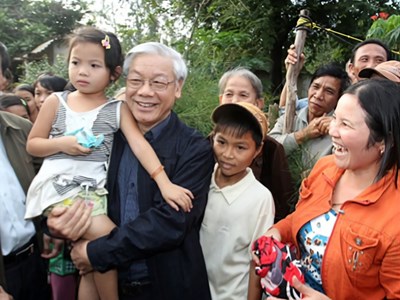 Gặp lại bé gái được Tổng Bí thư Nguyễn Phú Trọng bế trên tay