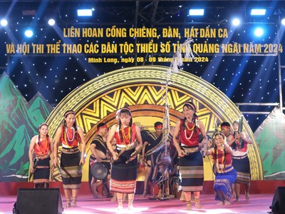 Khai mạc Liên hoan cồng chiêng, đàn, hát dân ca