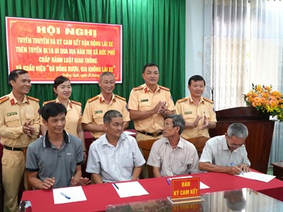 Chủ nhà hàng, quán ăn ký cam kết tuyên tuyền lái xe “Đã uống rượu bia không lái xe”