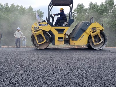 Nhộn nhịp trên công trình giao thông trọng điểm quốc gia cao tốc Quảng Ngãi - Hoài Nhơn