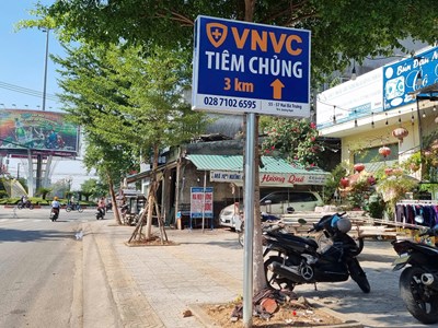 Xử phạt Công ty Cổ phần VNVC do sử dụng trái phép lòng đường đô thị, hè phố để đặt, treo biển quảng cáo