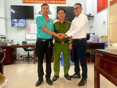 Tài xế taxi trả lại 660 triệu đồng cho người chuyển nhầm