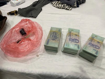 Bắt quả tang đối tượng có hành vi lừa đảo hàng trăm triệu đồng