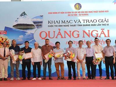 Trao giải Cuộc thi Ảnh nghệ thuật “Quảng Ngãi – những khoảnh khắc”