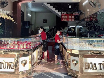 Bán hàng giả mạo, một tiệm vàng bị xử phạt 235 triệu đồng