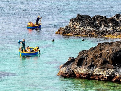 Đa dạng sản phẩm du lịch địa chất núi lửa ở Quảng Ngãi