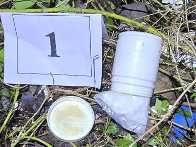 Tiếp tục phát hiện viên nén nghi ma túy trôi vào bờ biển Quảng Ngãi