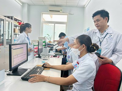 Quảng Ngãi đẩy mạnh chuyển đổi số ngành Y tế