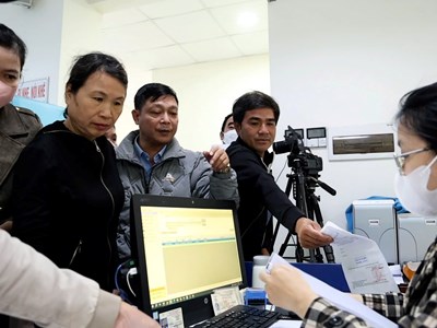 Khuyến cáo người dân không đổ xô đi đổi giấy phép lái xe