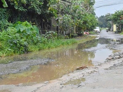 Nhiều tuyến đường ở TP Quảng Ngãi hư hỏng, xuống cấp