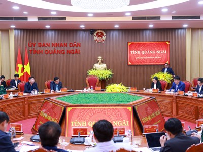 Thủ tướng Phạm Minh Chính làm việc với Ban Thường vụ Tỉnh ủy Quảng Ngãi