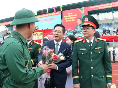 Tưng bừng ngày hội tòng quân ở Quảng Ngãi